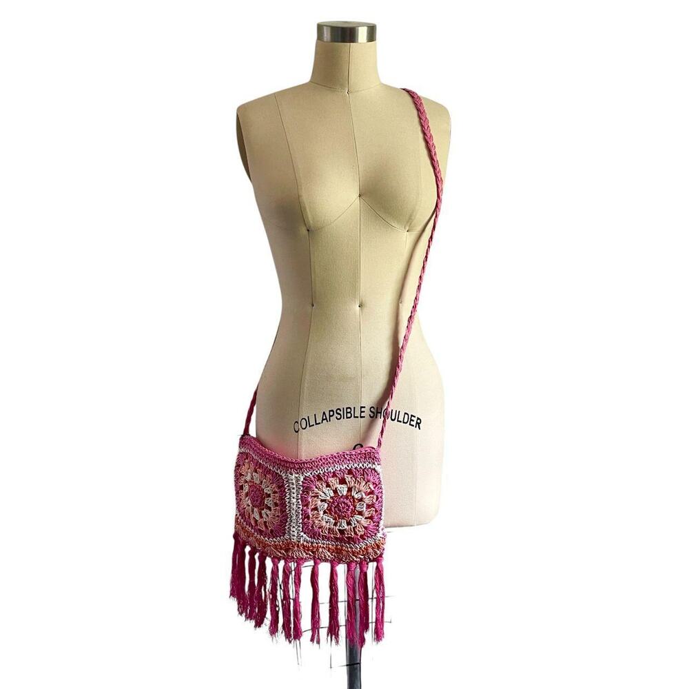 Sun 'N' Sand Pink Woven Crossbody Purse: Y2K, 2000s